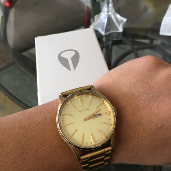 Nixon sentre ss main image 6